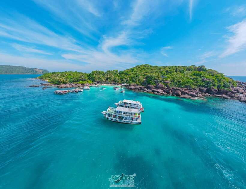 Phu Quoc: 3 Island Tour by Boat with Guide - Morning pickup from Duong Dong to the harbor