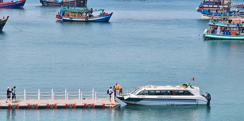 Phu Quoc: 4 Islands By Speedboat & Cable Car Trip - May Rut Trong: beach time, lunch, and a white sand lagoon