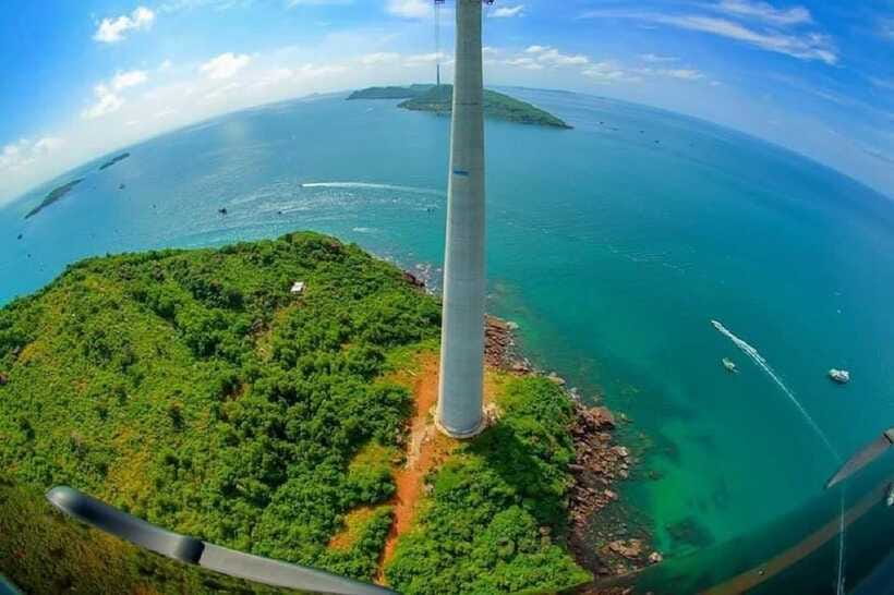 PHU QUOC LAND 4: Southern Phu Quoc Tour and Cable Car Ride - Boarding the cable car to Thom Island
