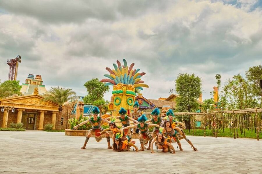 Phu Quoc: VinWonders Entry Ticket with Optional Safari - The aquarium offers a calmer change of pace