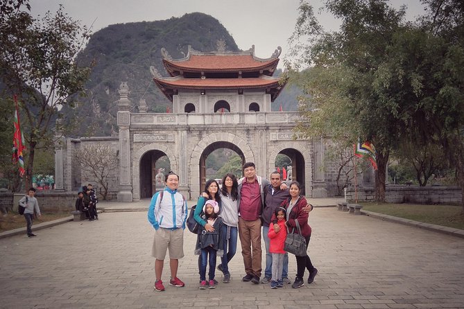 Premium Hoa lu - Trang An - Mua Cave with Buffet Lunch from Hanoi - Hoa Lu and the Dinh and Le Dynasty temples