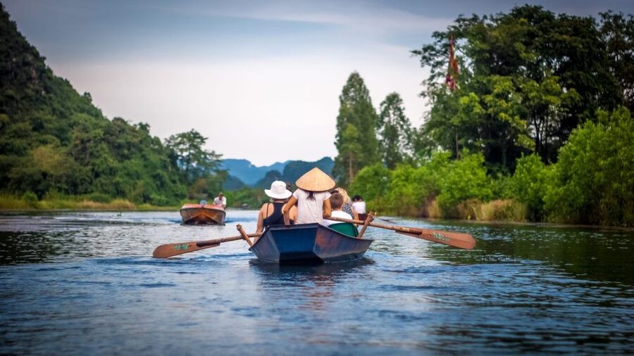 Private Car/Bus Renting Hanoi - Ninh Binh - Halong - Sapa... - Is the $210 price good value?