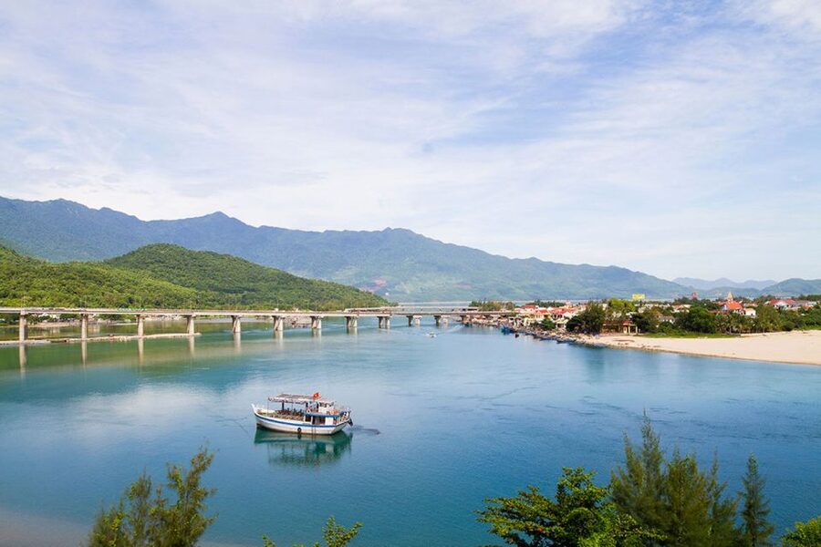 Private Car Hoi An to Hue Via Hai Van Pass, Lagoon & More - Adding Hue’s Imperial City and royal sights