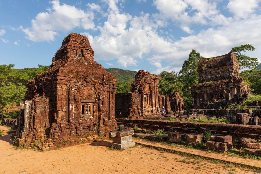 Private Car Hoi An to Hue Via Hai Van Pass, Lagoon & More - A private road trip between Hoi An and Hue