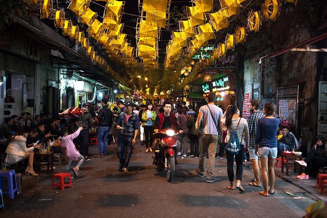 Private Evening Walking Tour - Cyclo & Water Puppet Show in Hanoi Old Quarter - Hoan Kiem Lake and the Le Loi legend