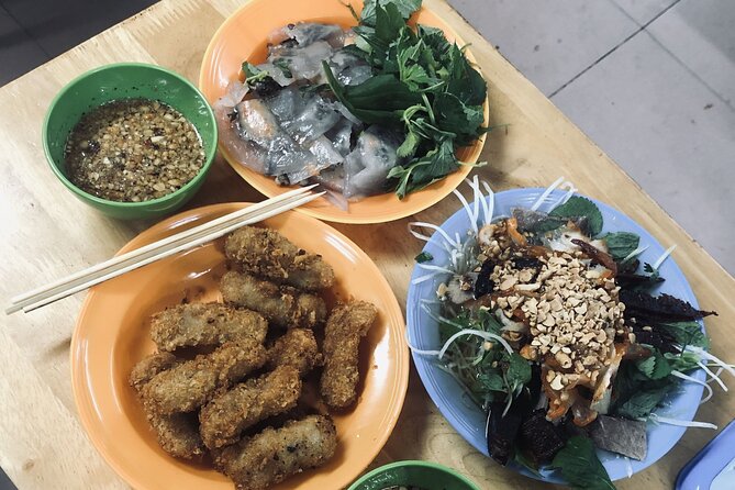 Private Food Tour: Standard, Gluten-Free or Vegetarian Options - What the Old Quarter adds to dinner