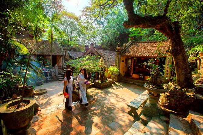 Private Full-Day Tour to Halong Bay from Hanoi - The guide and vehicle make the day easier