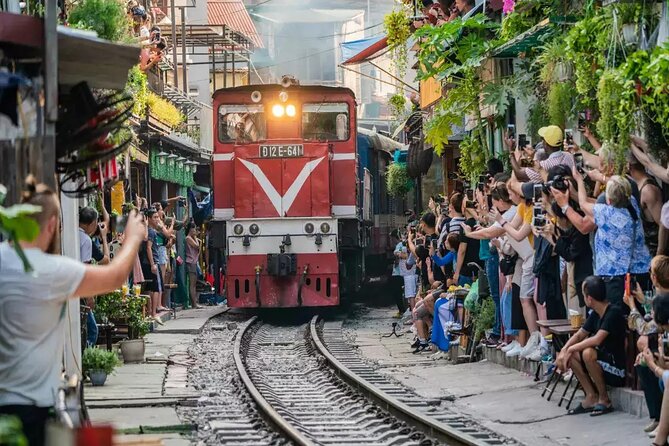 Private Hanoi Food Tour with Train Street and Local Delights - From local food to Hanoi’s railway tracks