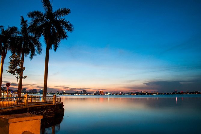 Private Hanoi Motorbike Sightseeing and Food Tour - West Lake and the Northern Gate