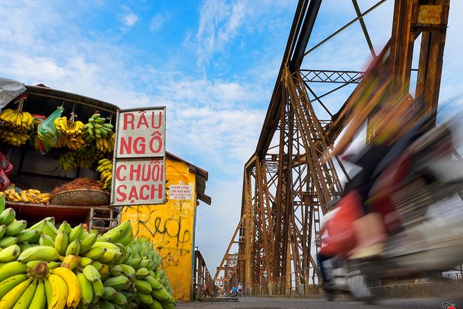 Private Hanoi Motorbike Sightseeing and Food Tour - Two hours of Hanoi street food