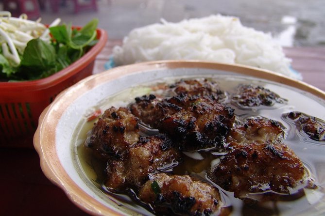Private Hanoi Street Food Walking Tour With Real Foodie - Starting at your Old Quarter hotel
