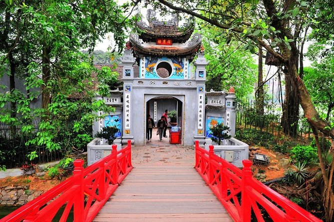 Private Tour: Hanoi City Tour Including Water Puppet Show and Cyclo Ride - What this Hanoi day tour is really trying to do