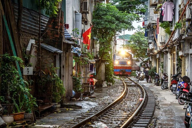 Private Tour: Hanoi City Tour Including Water Puppet Show and Cyclo Ride - One Pillar Pagoda and Vietnam’s Buddhist tradition