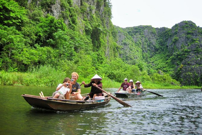 Private Transfers Hanoi <=> Sapa 1 Way (Hotel pick-up/Drop-off) - Starting in Hanoi: hotel, homestay, or airport pickup