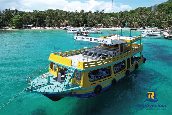 RED RIVER TOUR (Share group): DISCOVERY 3 ISLANDS BY BOAT - Gam Ghi islet and the first snorkeling stop