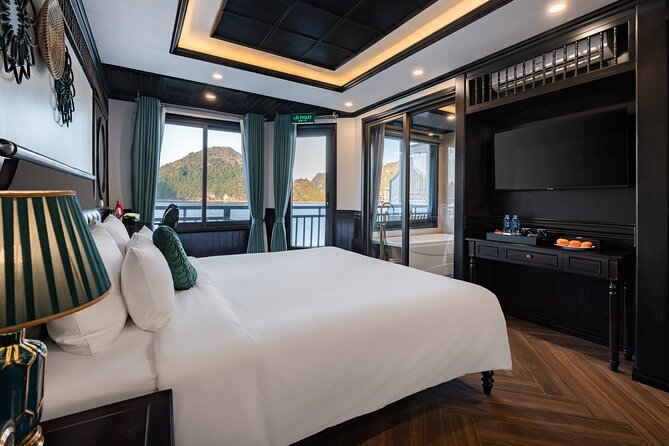 RITA CRUISE - LUXURY 5 STAR CRUISE in HALONG BAY from HANOI - Afternoon activities and time on the water