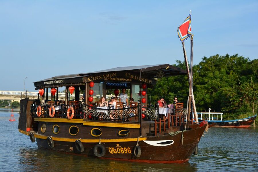 Romantic Sunset Dinner Cruise in Hoi An - Cruising the Thu Bon and Hoai rivers