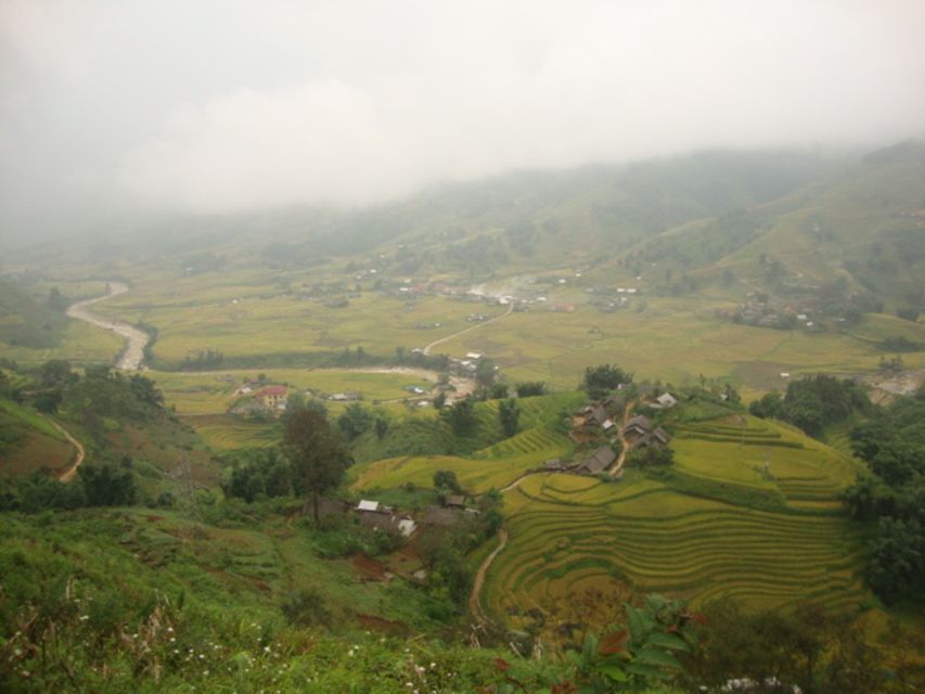 Sa Pa: 6-Hours Muong Hoa Valley Trek with Local Ethnic guide - Lunch at a local restaurant