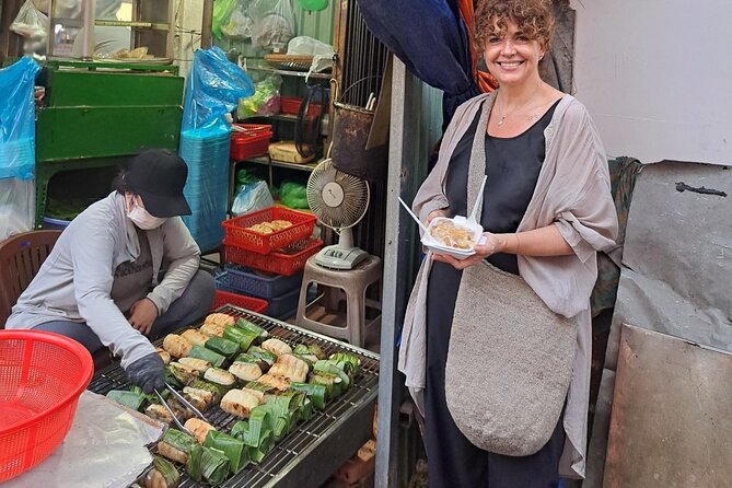 Saigon Food Tour by Scooter with Eleven Tastings - Stop five: bánh mì in District 5