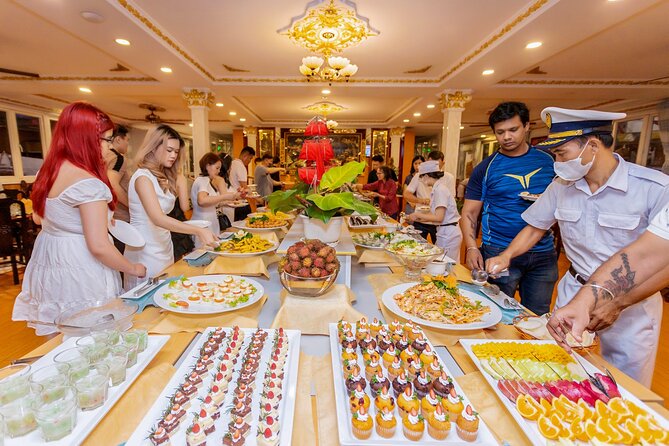 Saigon River Dinner Cruise: Buffet, Set Menu, Fine Dining (3hrs) - Who will enjoy this cruise most