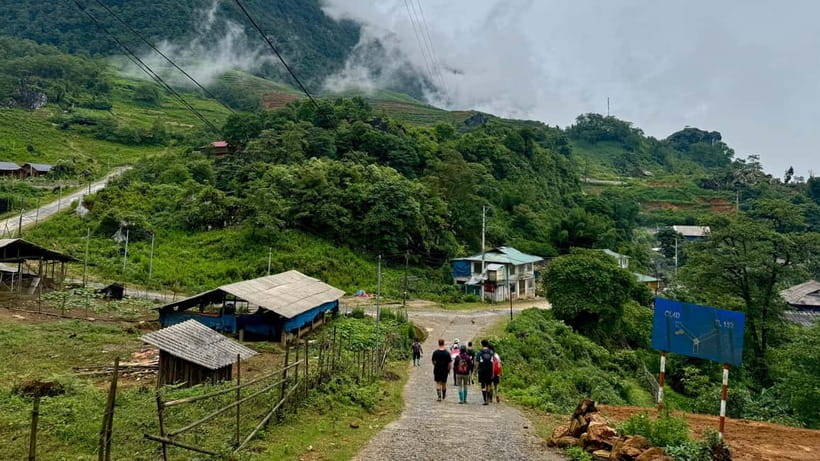 Sapa 2-Day Trekking Tour – Explore Villages & Scenic Trails - Ta Van route: an easier night in the Muong Hoa Valley