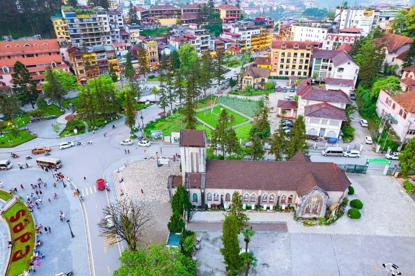 Sapa 3-Day Trekking Adventure from Hanoi - From Hanoi to Sapa in a VIP cabin bus