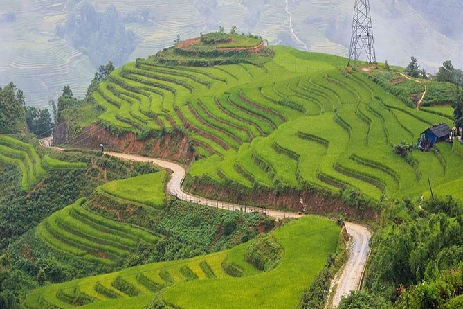 Sapa 3 Days 2 Nights Trekking Tour (1 Night In Ta Van Village, 1 Night In Hotel) - The guides can make or break the experience