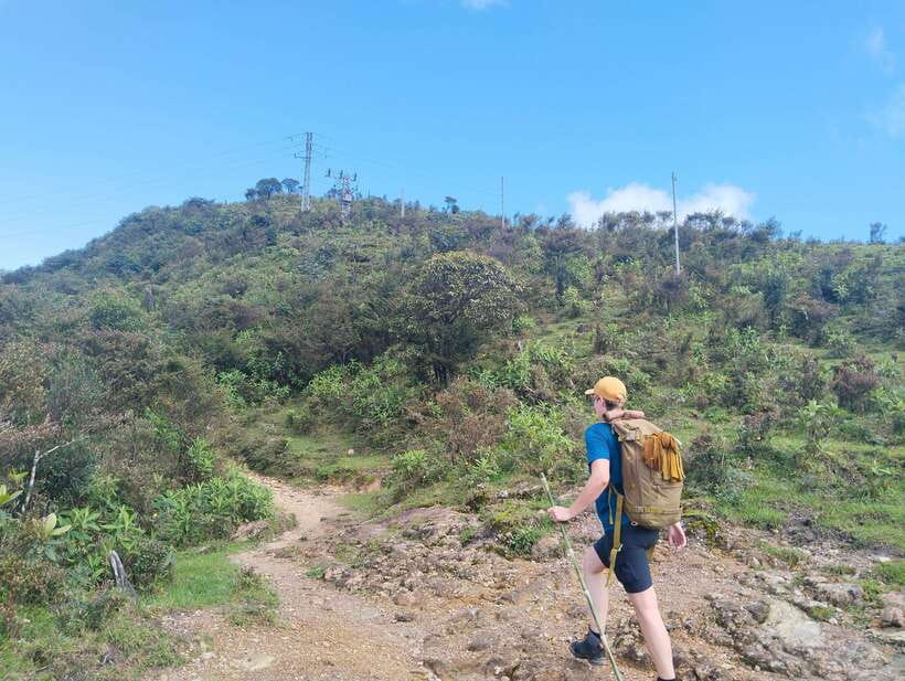 SAPA : Climb up to Fansipan mountain with LOCAL GUIDE - The steep middle section and lunch stop