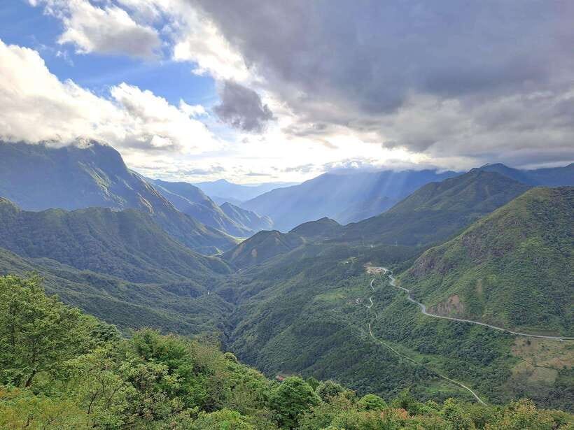 Sapa: Love Silver Waterfall, LonelyTree in Heaven-Rice Field - From Sapa to the forest at Love Waterfall