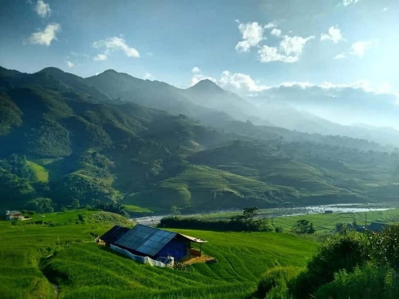 Sapa: Muong Hoa Mountain Views and Villages Trek with Lunch - Sa Seng Mountain puts Sapa below your boots