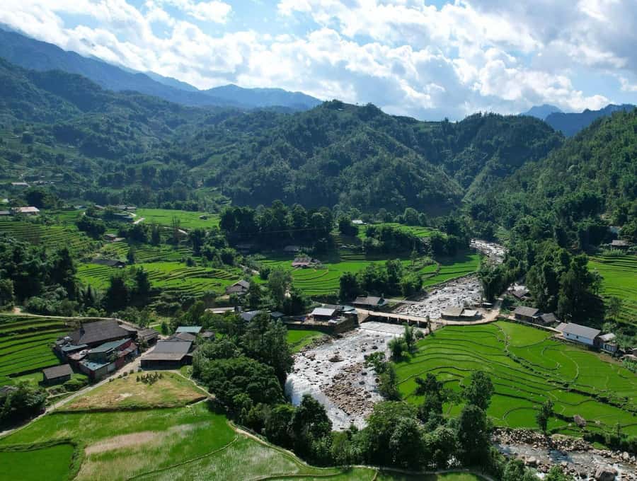 Sapa: Y Linh Ho - Lao Chai, and Ta Van Trekking Day Tour - From Sapa church into the Muong Hoa Valley