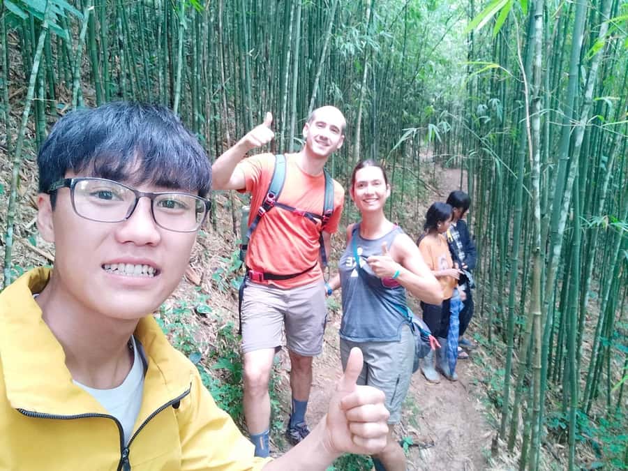 Sapa: Y Linh Ho - Lao Chai, and Ta Van Trekking Day Tour - Lunch at a local house or riverside restaurant