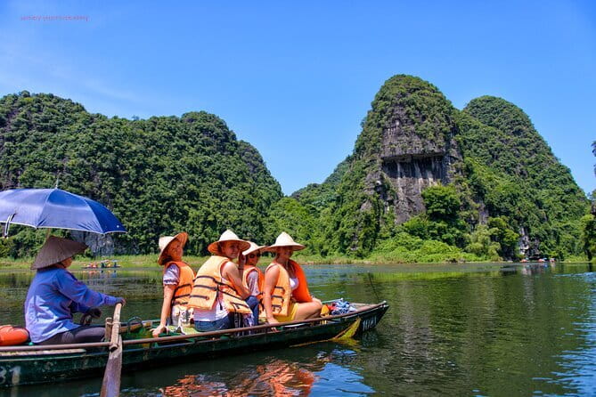 Shore Excursion Discovery Hanoi City from HaLong Bay Port - Why the guide can make or break the day