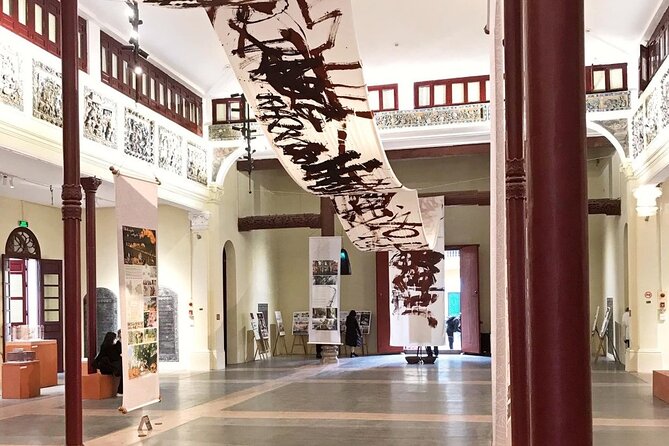 Small Group Half-day Hanoi City Tour with Train Street Visit (4h) - Hoa Lo Prison brings a serious pause