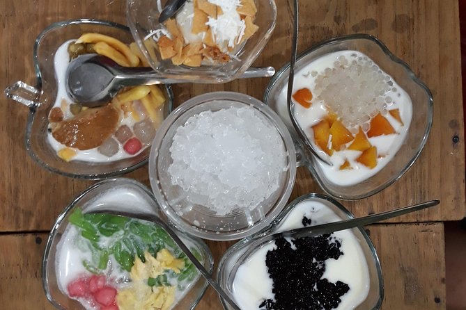 Small Group Hanoi Street Food Tour with a Real Foodie - What the guide adds beyond the meal