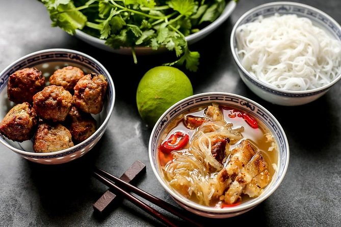 Small-Group Street Food Cyclo Tour of Hanoi Old Quarter - Guide style can make or break the afternoon