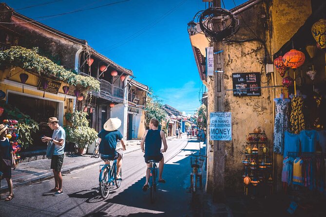 Southeast Asia 23-day: Vietnam, Cambodia & Thailand - Crossing into Cambodia by speedboat