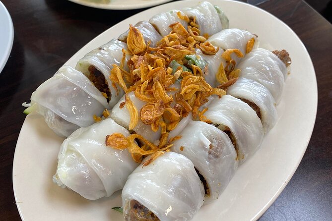 Super Niche Walking Street Food Tour in Ho Chi Minh City - Starting with District 3’s Nguyen Thien Thuat apartments