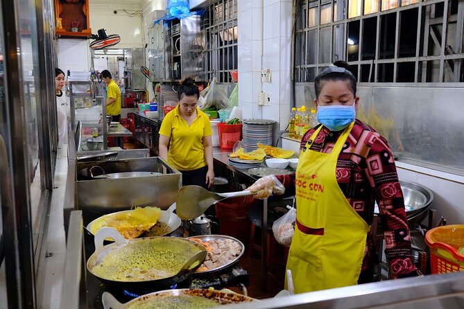 Super Niche Walking Street Food Tour in Ho Chi Minh City - Chợ Lớn and the search for everyday banh mi