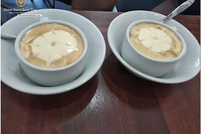 Tasting 8 Different Hanoi Street Foods at Noon Time - Why this Hanoi food walk works well at noon