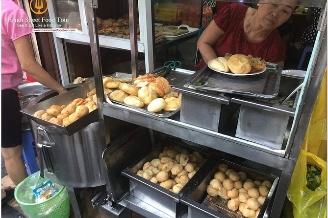 Tasting 8 Different Hanoi Street Foods at Noon Time - Starting at 78A Đ. Trần Nhật Duật