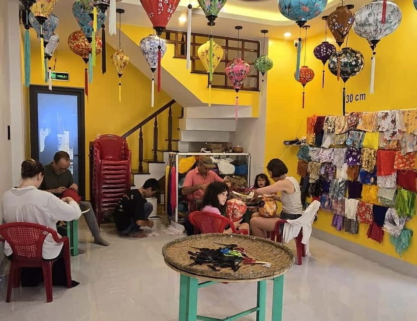 The Lantern Lady: Traditional Lantern Class in Old Town - Choose the river lantern option instead