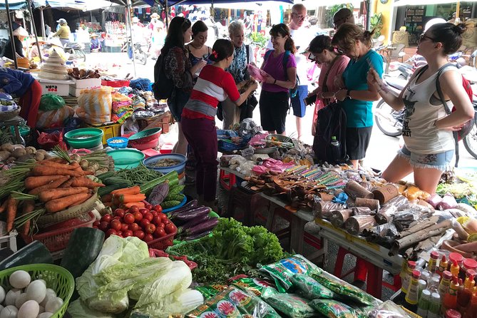 Traditional Cooking Class with Basket Boat Ride and market Tour - Guides who shape the day
