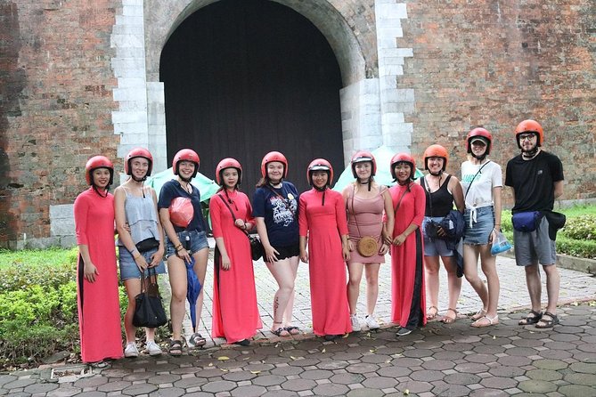 Vespa City Tour &Train Street Female With Ao Dai Riders 4,5 Hours - Huu Tiep Lake and the downed B-52