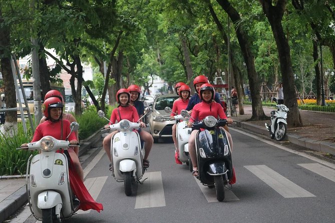 Vespa City Tour &Train Street Female With Ao Dai Riders 4,5 Hours - West Lake, Vong Thi Market, and Tran Quoc Pagoda