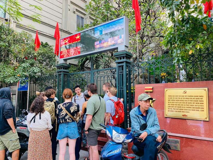 Vietnam War: Uncovering Hanoi's Untold Stories - Duong Tau and the life of a working neighborhood