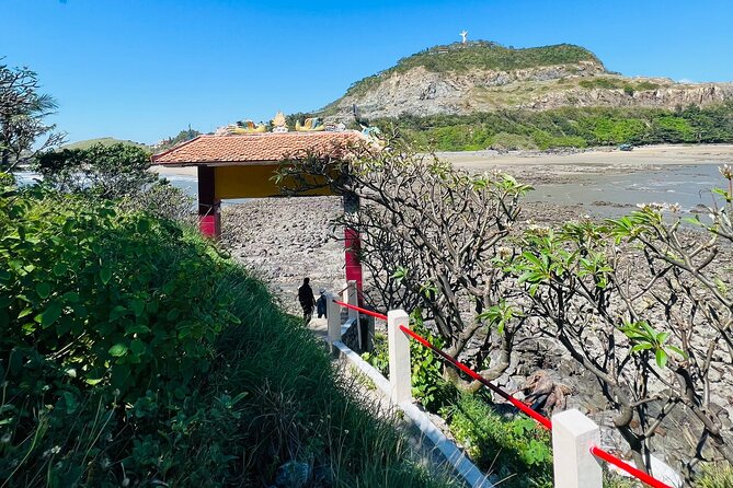 Vung Tau Essential: Beach, Christ Statue & Colonial Heritage - Seafood lunch near the beach